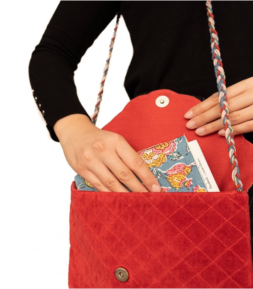 Sac en velours rouge