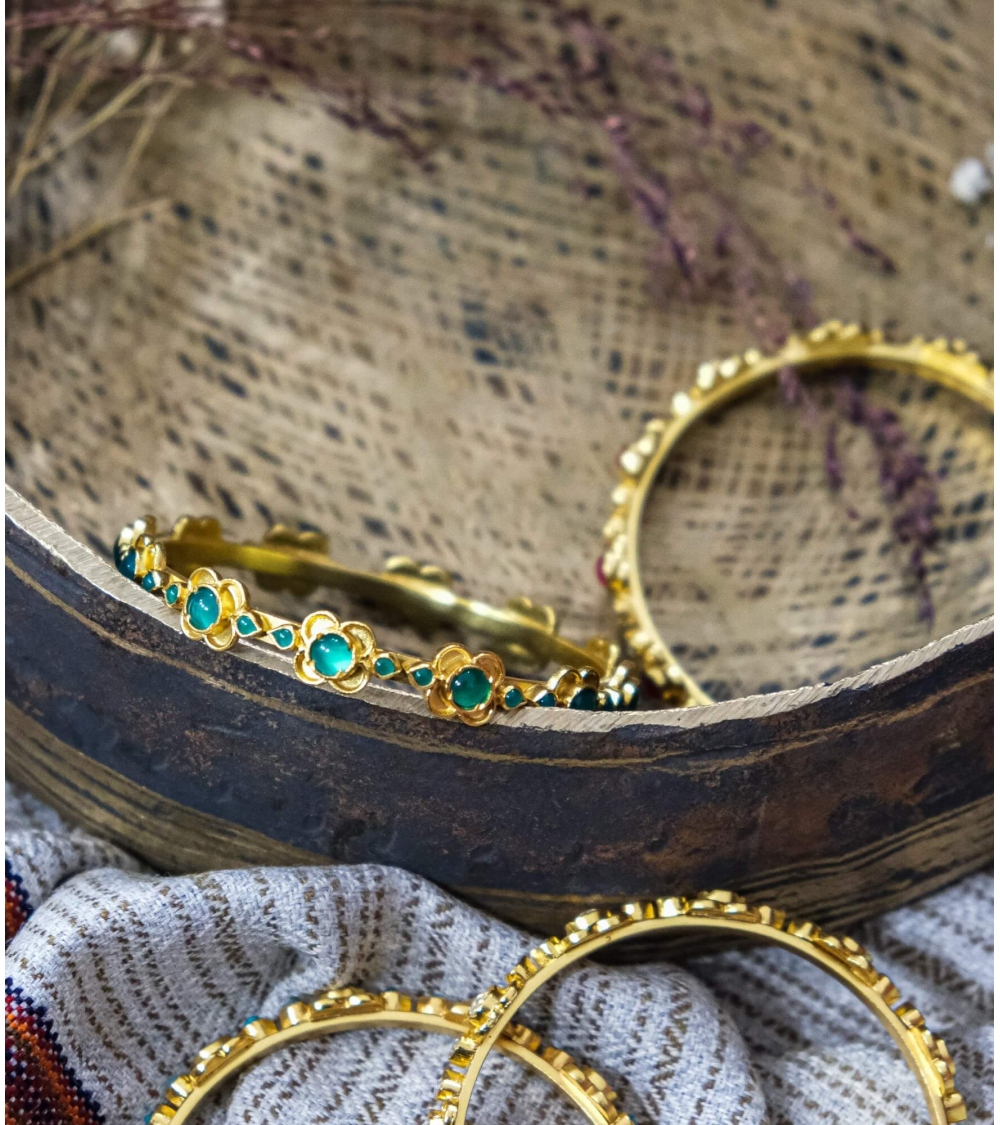 Bracelet indien en argent plaqué or et onyx vert